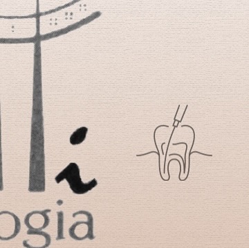 Procedimento odontológico em consultório