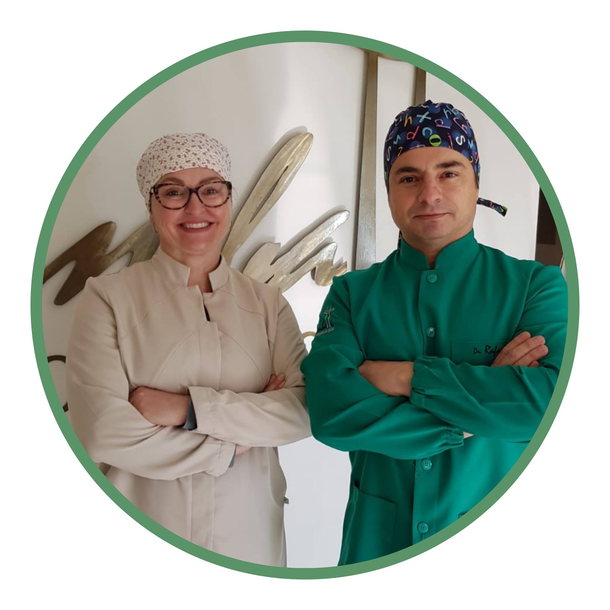 Dr. Rafael Brambatti e Dra. Daniela Steyer na clínica